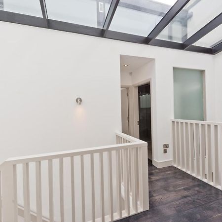 The Van Morrison Suite - Hiphipstay Dublin Exterior photo