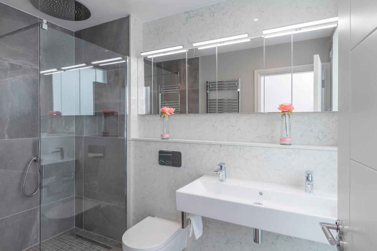 The Van Morrison Suite - Hiphipstay Dublin Exterior photo