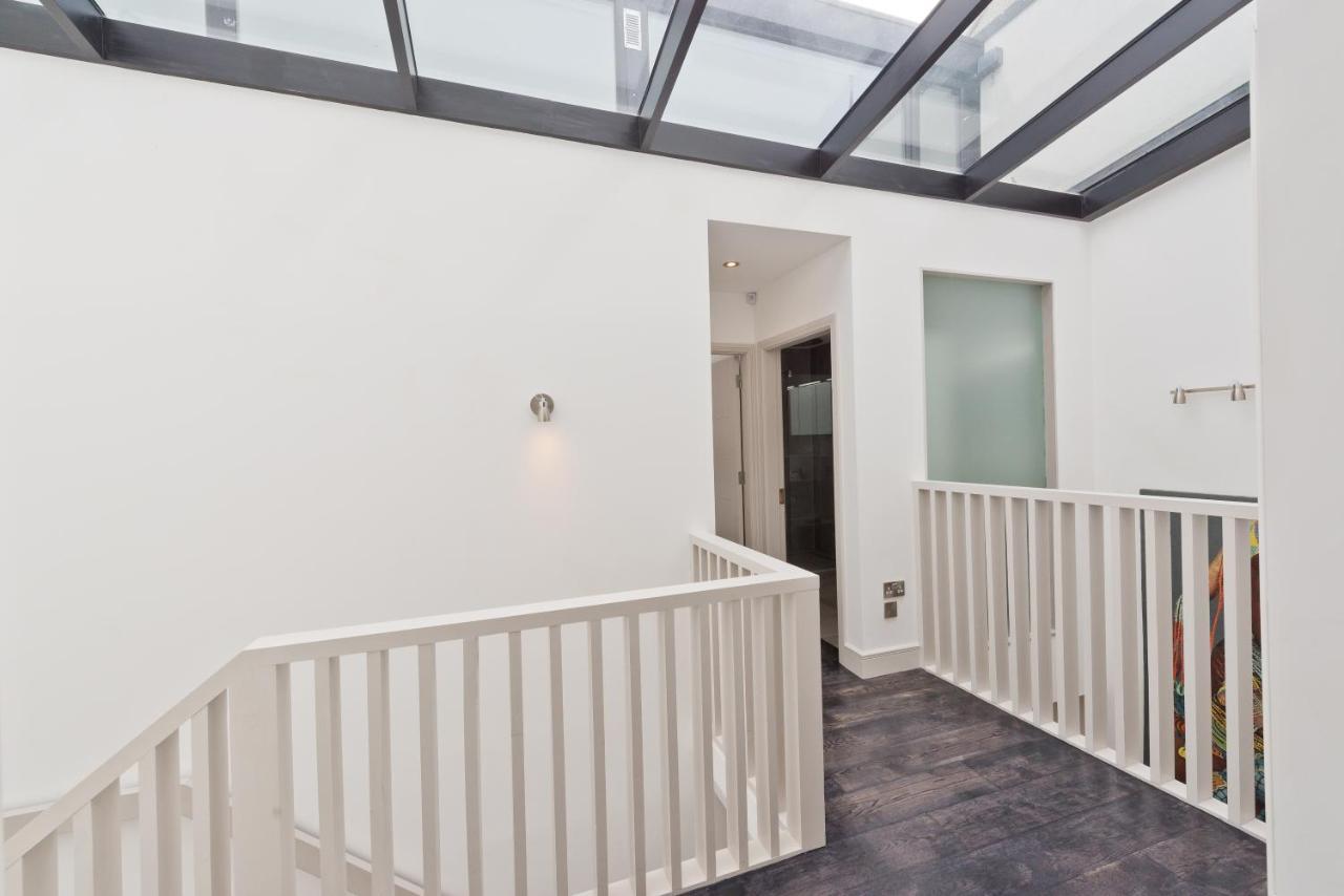 The Van Morrison Suite - Hiphipstay Dublin Exterior photo