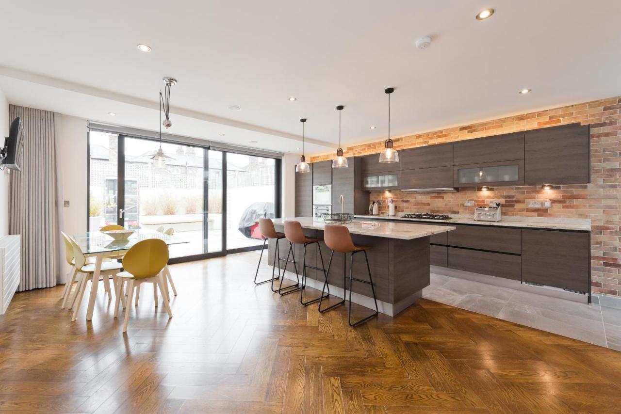 The Van Morrison Suite - Hiphipstay Dublin Exterior photo