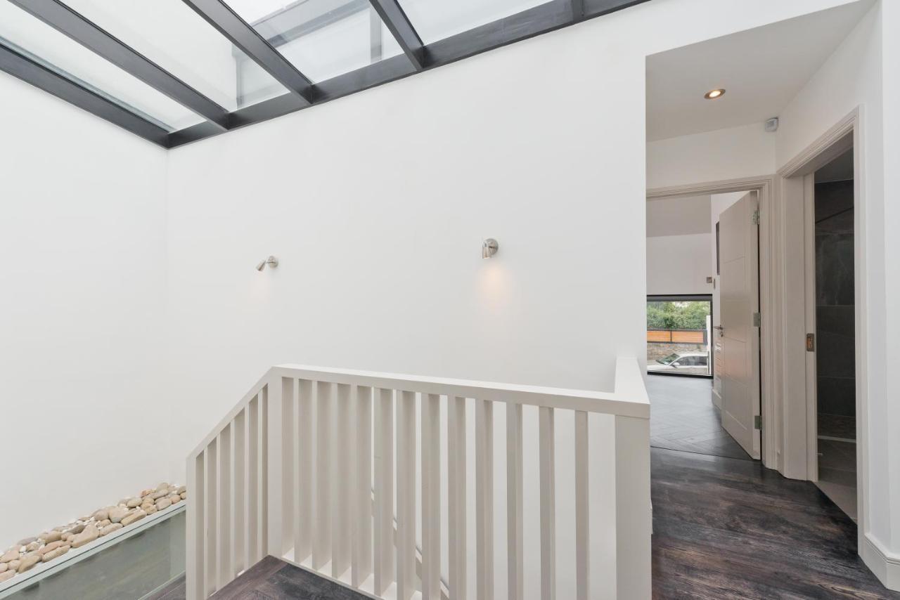 The Van Morrison Suite - Hiphipstay Dublin Exterior photo